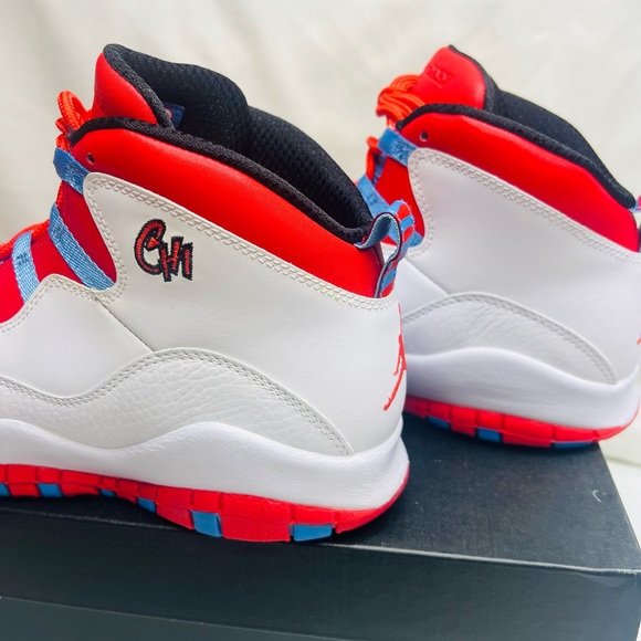 2016 Air Jordan 310806 114
Size 7Y
New with box 
White/ Red - Picture 6 of 9